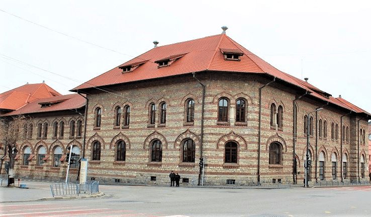 Colegiul Național Alexandru Lahovari 3
