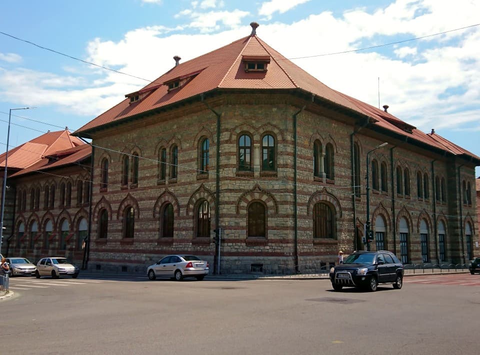 Colegiul Național Alexandru Lahovari 4